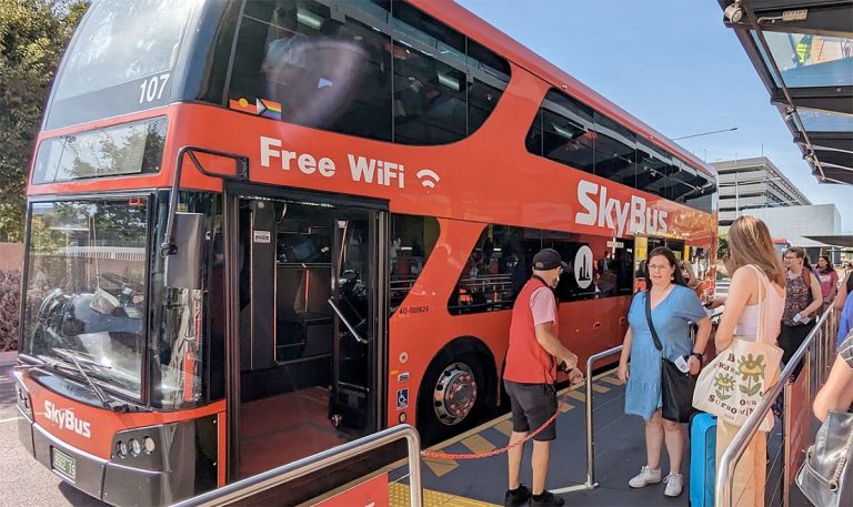 How to get from Melbourne Airport to the City Center: Budget-Friendly and Easiest Routes