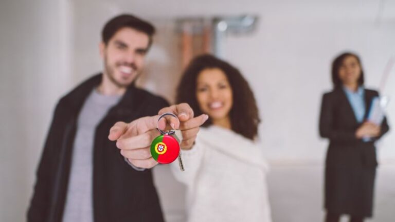 Impuestos al Comprar una Propiedad en Portugal: Guía Completa 2025