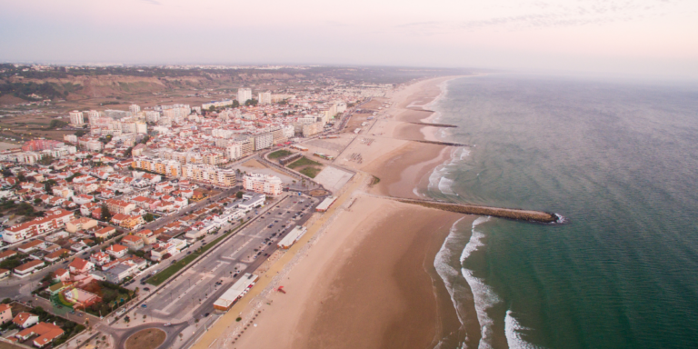 Costa da Caparica: Guía con datos imperdibles para Disfrutar del Paraíso en 2025