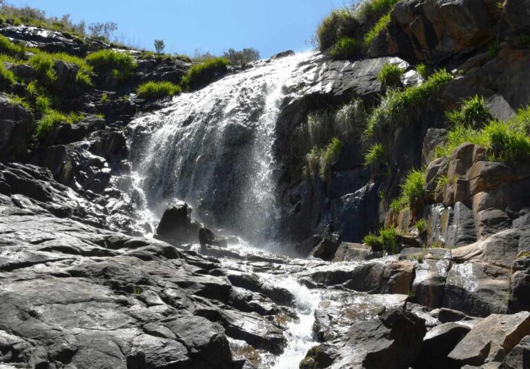Lesmurdie Falls: La Espectacular Cascada a 30 Minutos de Perth